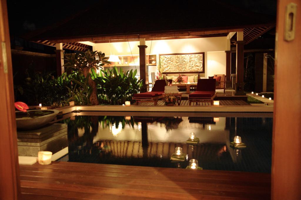 Villa Alex Seminyak Esterno foto