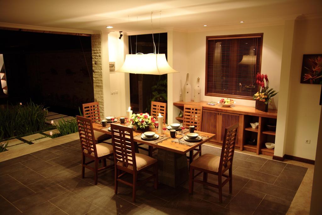 Villa Alex Seminyak Esterno foto